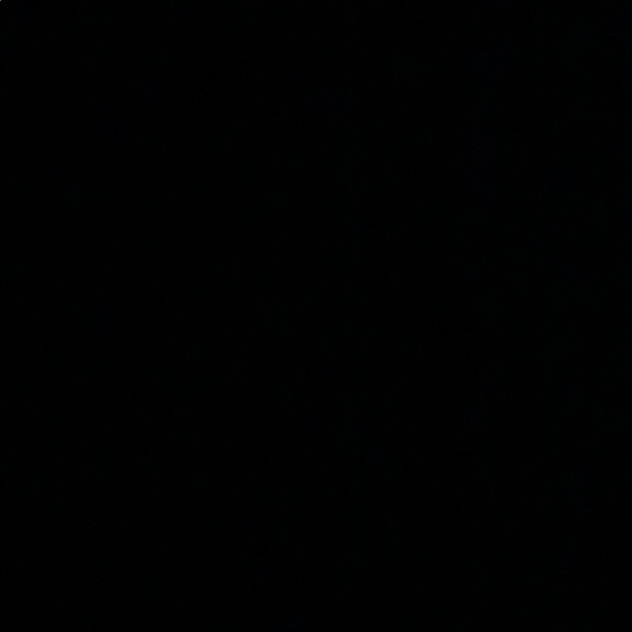 Profile Picture of Isis Roberts (@isisdrew) on Poshmark