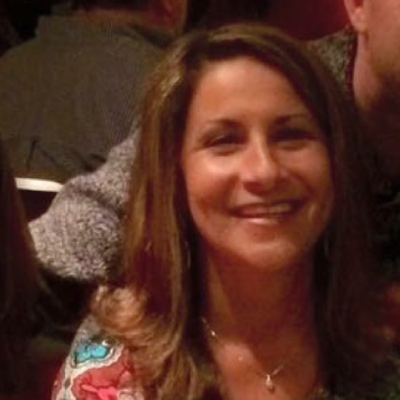 Profile Picture of Dawn Medders (@medderscomcast) on Poshmark
