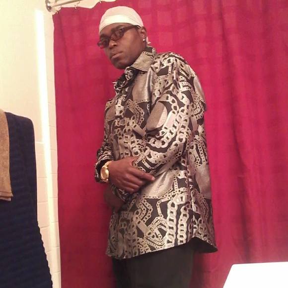 Profile Picture of Andre Yates (@andretyates28) on Poshmark
