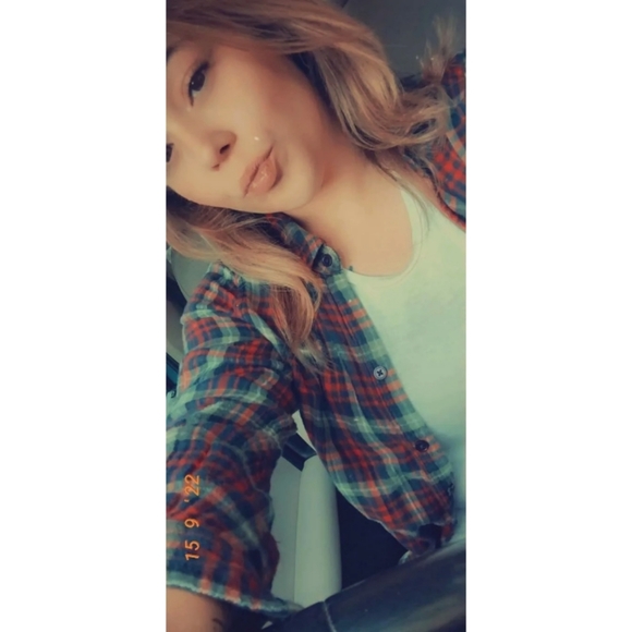 Profile Picture of Cassandra Pagan (@cassandrampagan) on Poshmark