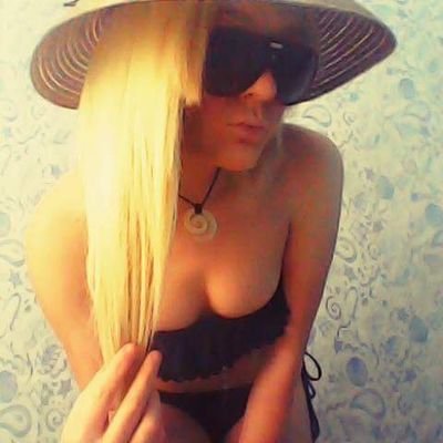 Profile Picture of Carlie Watson (@carliewatson5) on Twitter