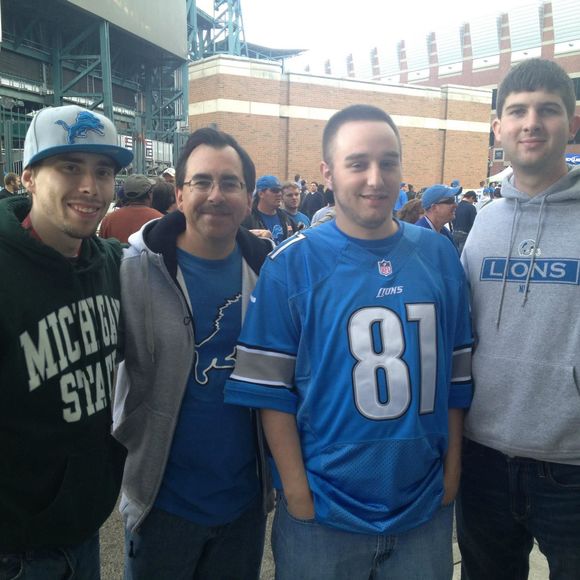 Profile Picture of Michael Brant (@michaelbrant348) on Poshmark