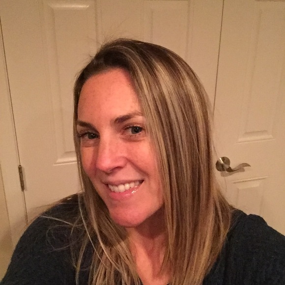 June Sutton - Poshmark Profile Picture of June Sutton (@jmsutton17) on Poshmark