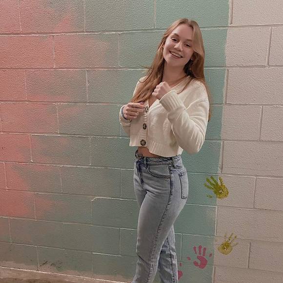 Profile Picture of Nina Coccomo (@nina_coccomo) on Poshmark