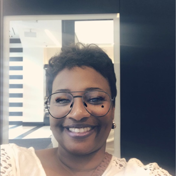 Profile Picture of Kim Brumfield (@kdbrumfield25) on Poshmark