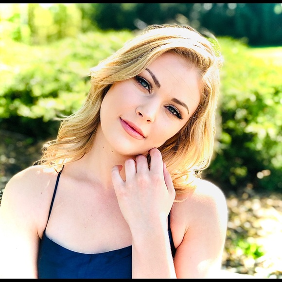 Profile Picture of Leah Boonenberg (@mollabeauty) on Poshmark