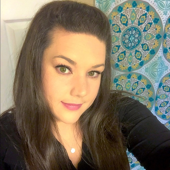 Ashley Doiel - Poshmark Profile Picture of Ashley Doiel (@abw052485) on Poshmark