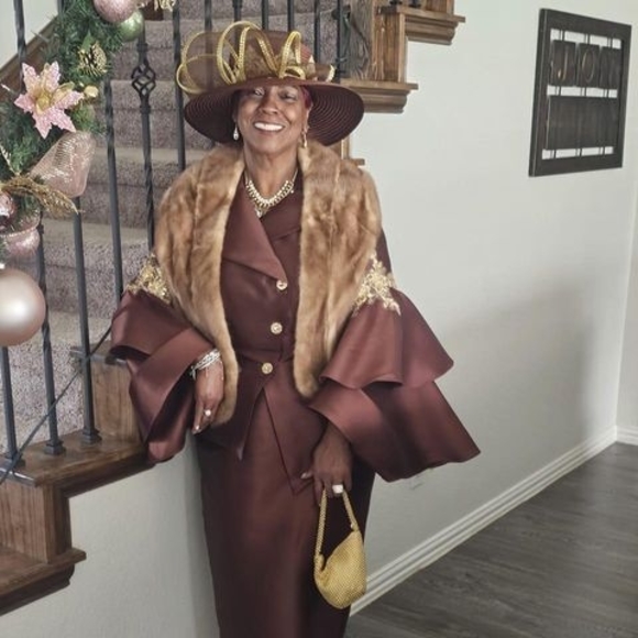 Profile Picture of Pamela Ayers (@pamelaayers554) on Poshmark