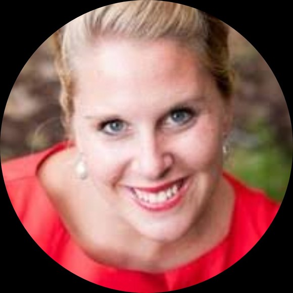 Profile Picture of Jaclyn Schmidt (@jclyndiv) on Poshmark