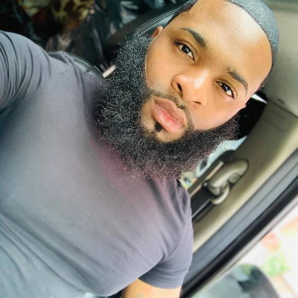 Profile Picture of Johnny jrocdabartender Smalls (@jay33090) on Poshmark