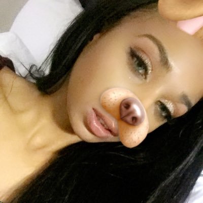 Profile Picture of Ashley (RED) ♈️ (@VanityChannel) on Twitter