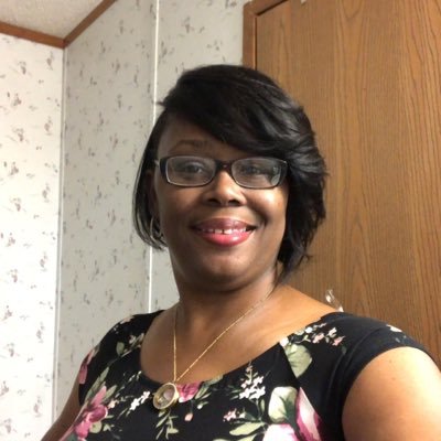 Profile Picture of Sonia McKenzie (@Mckenzie7Sonia) on Twitter