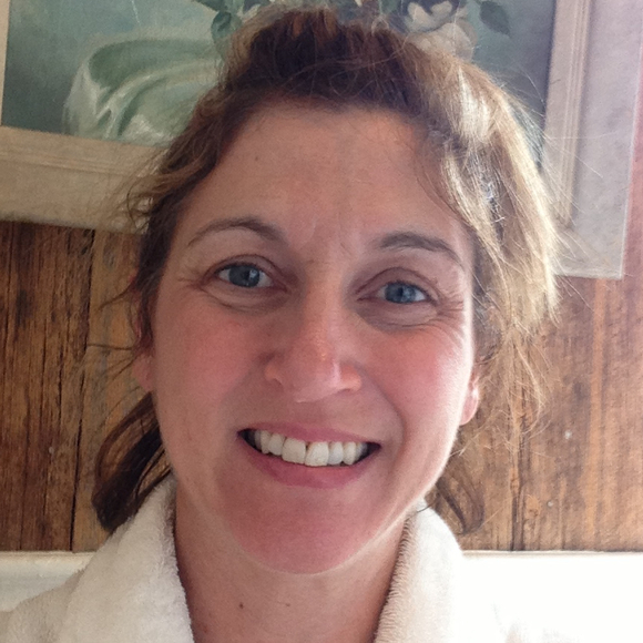 Profile Picture of Annette Keogh (@aaukeogh) on Poshmark