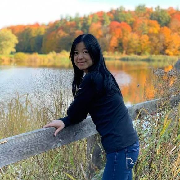 Profile Picture of Josephine Hong (@hong_josephine) on Poshmark