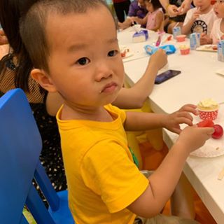 Profile Picture of Ada Zou (@ada.zou.3367) on Facebook