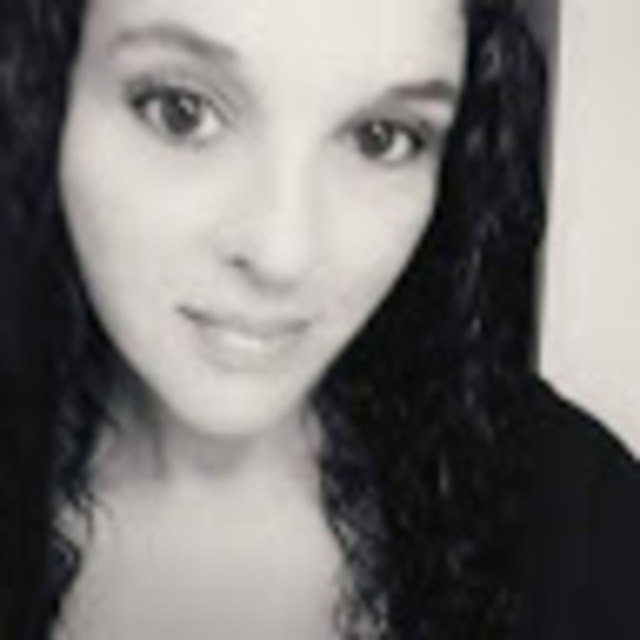 Profile Picture of Christine Emanuelson (@c_emanuelson) on Poshmark