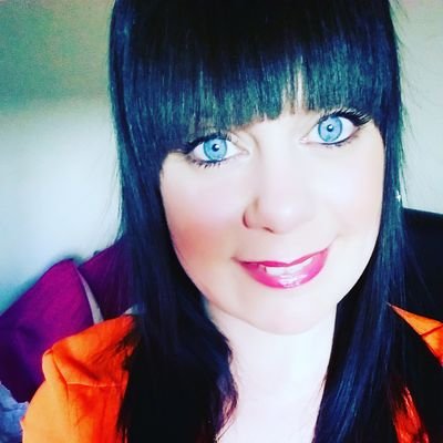 Profile Picture of Louise Rust (@LouDSLM) on Twitter