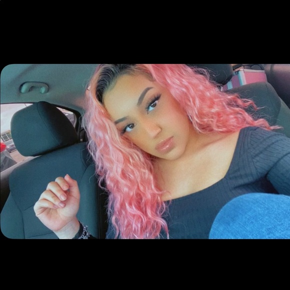 Profile Picture of Liz Romo (@lizromo55) on Poshmark