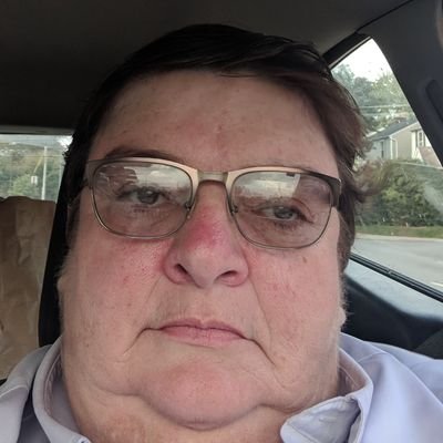 Profile Picture of Holly Humphrey (@HollyHu87986047) on Twitter