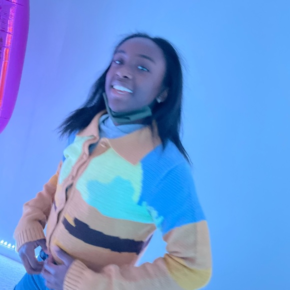 Profile Picture of Nia Ulli (@nia_ulli) on Poshmark