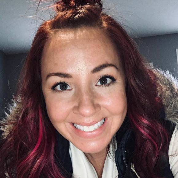Profile Picture of Shelly Witt (@smwitt82) on Poshmark