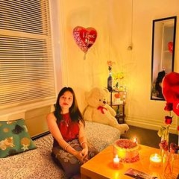 Profile Picture of Aparna Mohanty (@aparnamohanty) on Poshmark