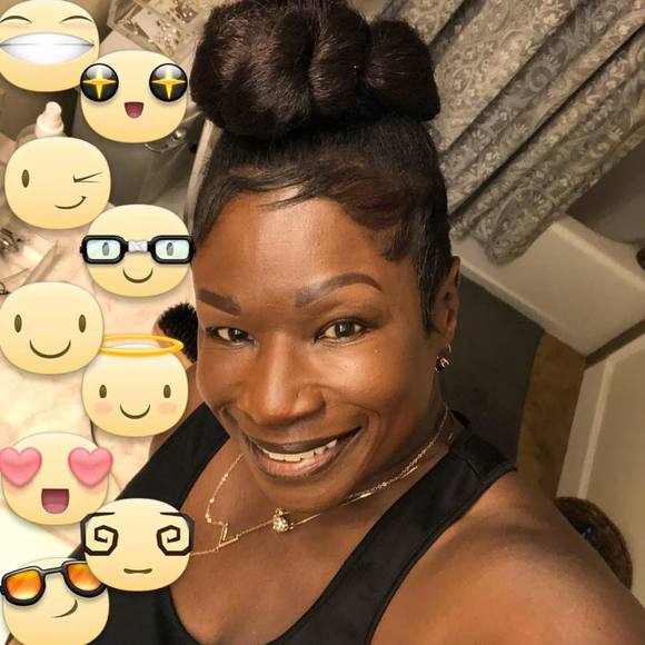 Profile Picture of Belynda Mulzac (@belyndamulzac) on Poshmark