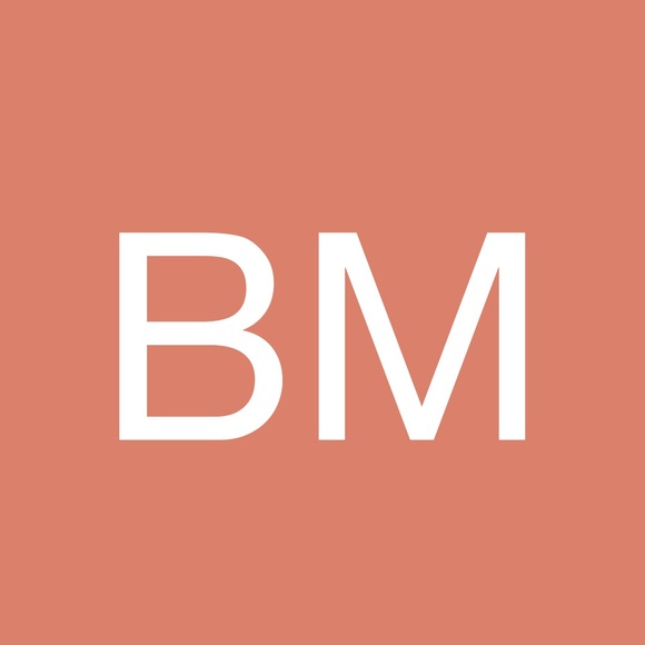 Profile Picture of Blair Martin (@blairmartin85) on Poshmark