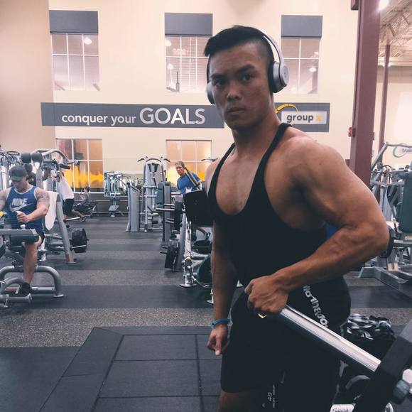 Profile Picture of Erik De la rosa (@erikdelarosa) on Poshmark