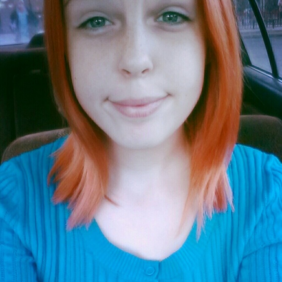 Profile Picture of Rachell Gestl (@rachellg408) on Poshmark