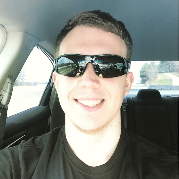 Profile Picture of Josh Barnard (@josh52) on Poshmark