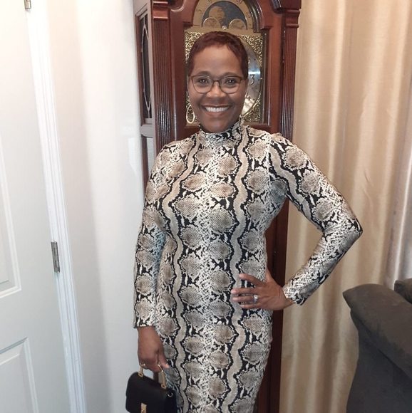 Profile Picture of Mavis Paul (@mbrowne61) on Poshmark