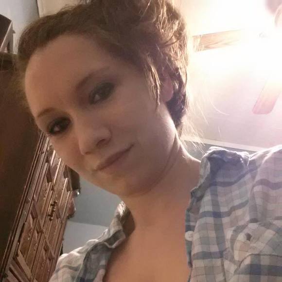 Profile Picture of Shannon Noyer (@snoyer) on Poshmark