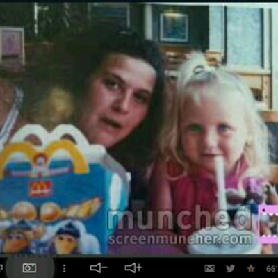 Profile Picture of Lisa Calvert (@lisacalvert75) on Twitter