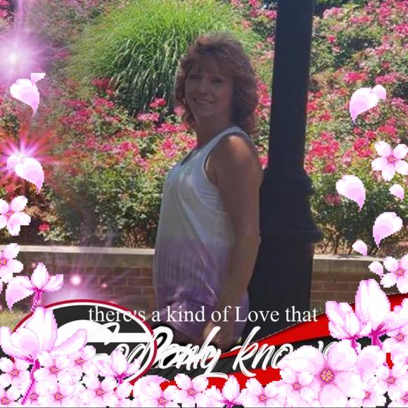 Profile Picture of Paula Minix (@paulaminix) on Poshmark