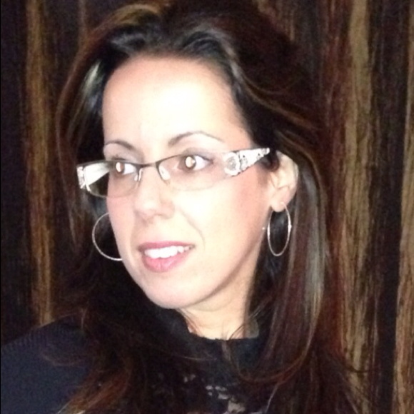 Profile Picture of Ilanit Yampolsky (@ilany) on Poshmark