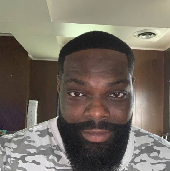 Profile Picture of Jamie Wallace (@jeock1186) on Poshmark