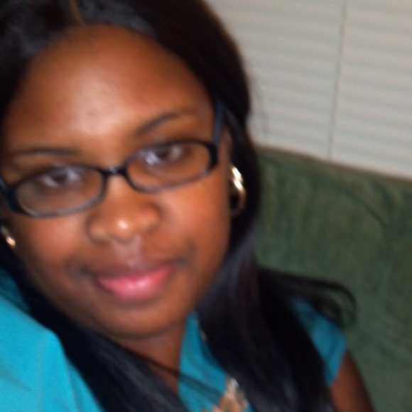 Profile Picture of Latorya Wallington (@diamondgirl21) on Poshmark