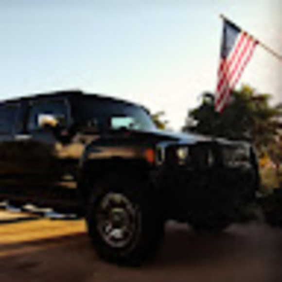 Profile Picture of Alex Peragine (@alexxx9799) on Poshmark