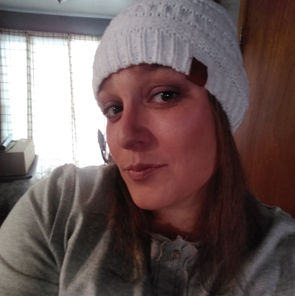 Profile Picture of Jessie Bruggenwirth (@jessiebruggy) on Poshmark