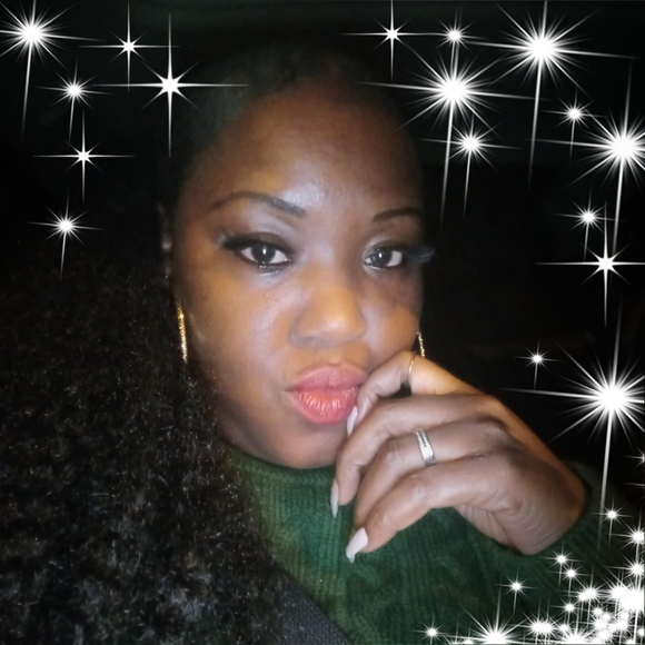 Profile Picture of Darrisha Hunter (@flawlessd9) on Poshmark