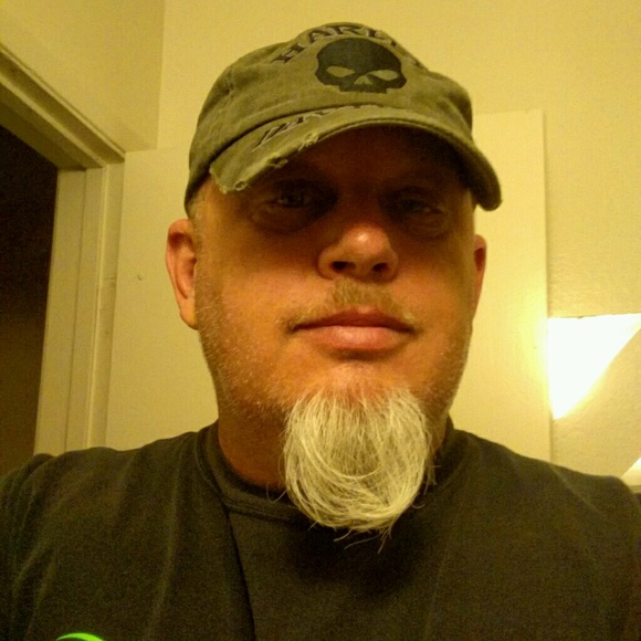 Profile Photo of Christopher Doll (@bigd19650) on Poshmark