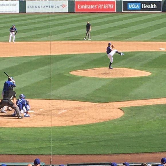 Profile Picture of Daniel Lugo (@daniellugo23) on Poshmark