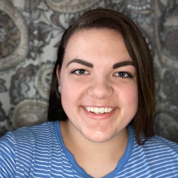 Maddy Clinton - Poshmark Profile Picture of Maddy Clinton (@maddymae32165) on Poshmark