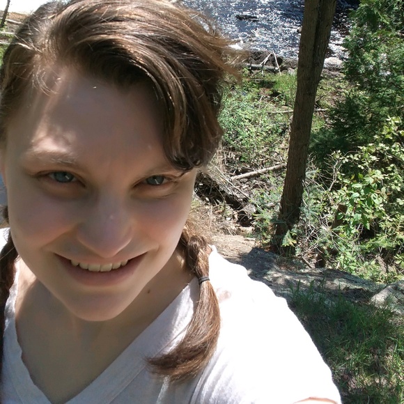 Profile Picture of Janet Koehne (@janetpkoehne) on Poshmark