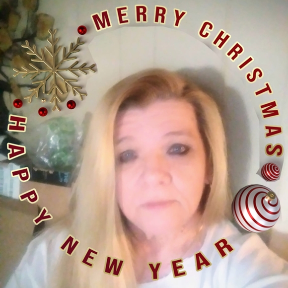 Profile Picture of Ginny Terry (@ginnyla3) on Poshmark