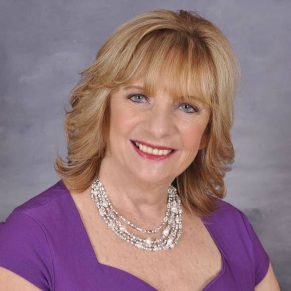 Profile Picture of Linda Fennell (@floridalinda21) on Poshmark