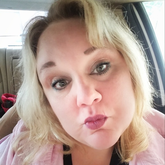 Profile Picture of Stacey Grilliette (@mamabear46) on Poshmark