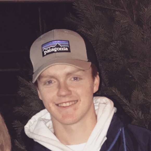 Profile Picture of Peter Reynolds (@pbr298) on Poshmark