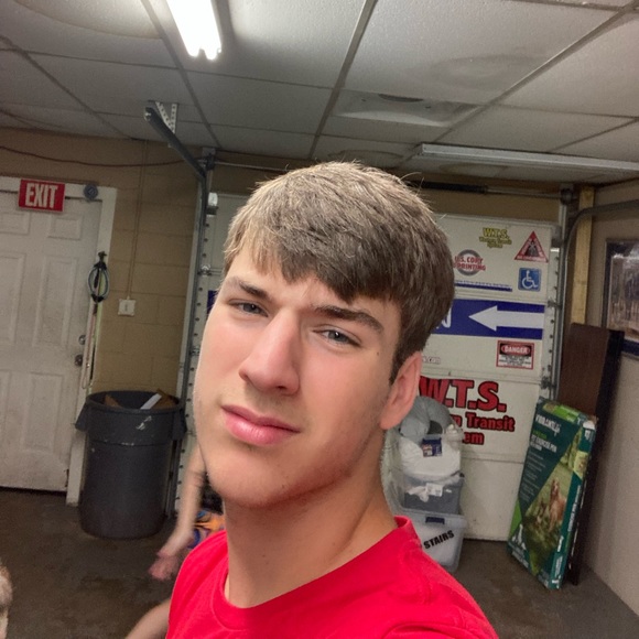 Profile Picture of Jackson Thomas (@jacksengtr) on Poshmark